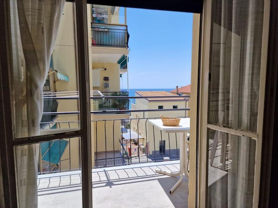 Apartment 50 Metri Dal Mare - Free Parking E A/c Pietra Ligure