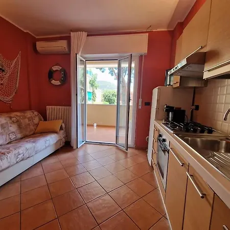 50 Metri Dal Mare - Free Parking E A/C Apartment Pietra Ligure Exterior photo