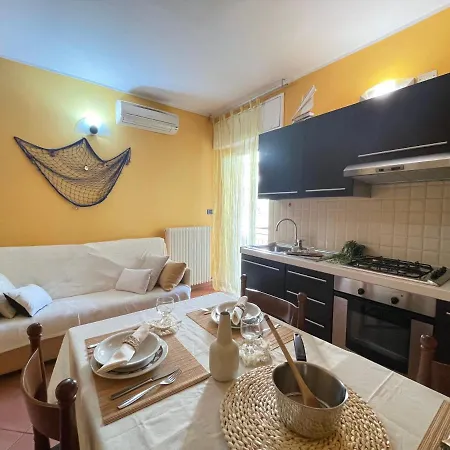 50 Metri Dal Mare - Free Parking E A/C Apartment Pietra Ligure Exterior photo