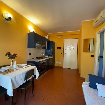 50 Metri Dal Mare - Free Parking E A/C Apartment Pietra Ligure Exterior photo