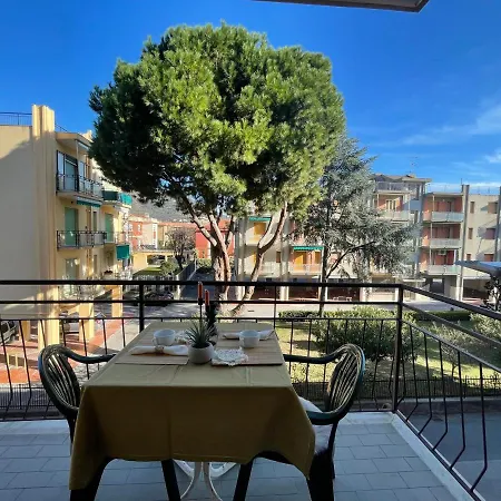 50 Metri Dal Mare - Free Parking E A/C Apartment Pietra Ligure Exterior photo