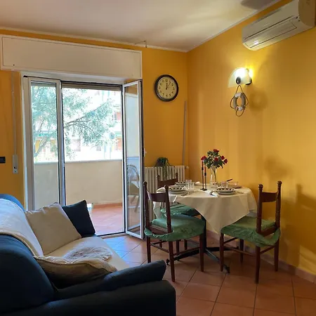 50 Metri Dal Mare - Free Parking E A/C Apartment Pietra Ligure Room photo