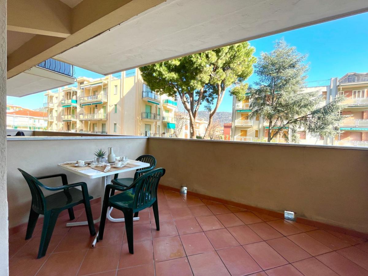 50 Metri Dal Mare - Free Parking E A/c Apartamento